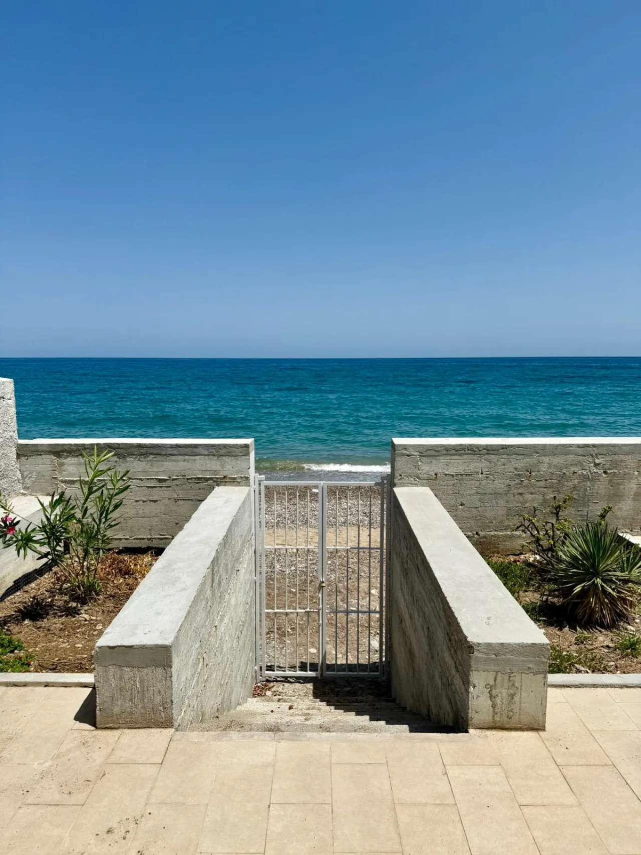 DISCESA SULLA SPIAGGIA